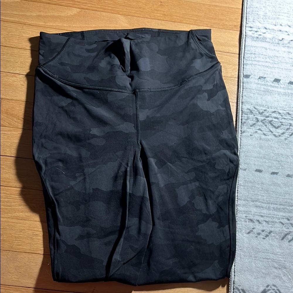 lululemon athletica Black Camo Leggings Base Pace 28in